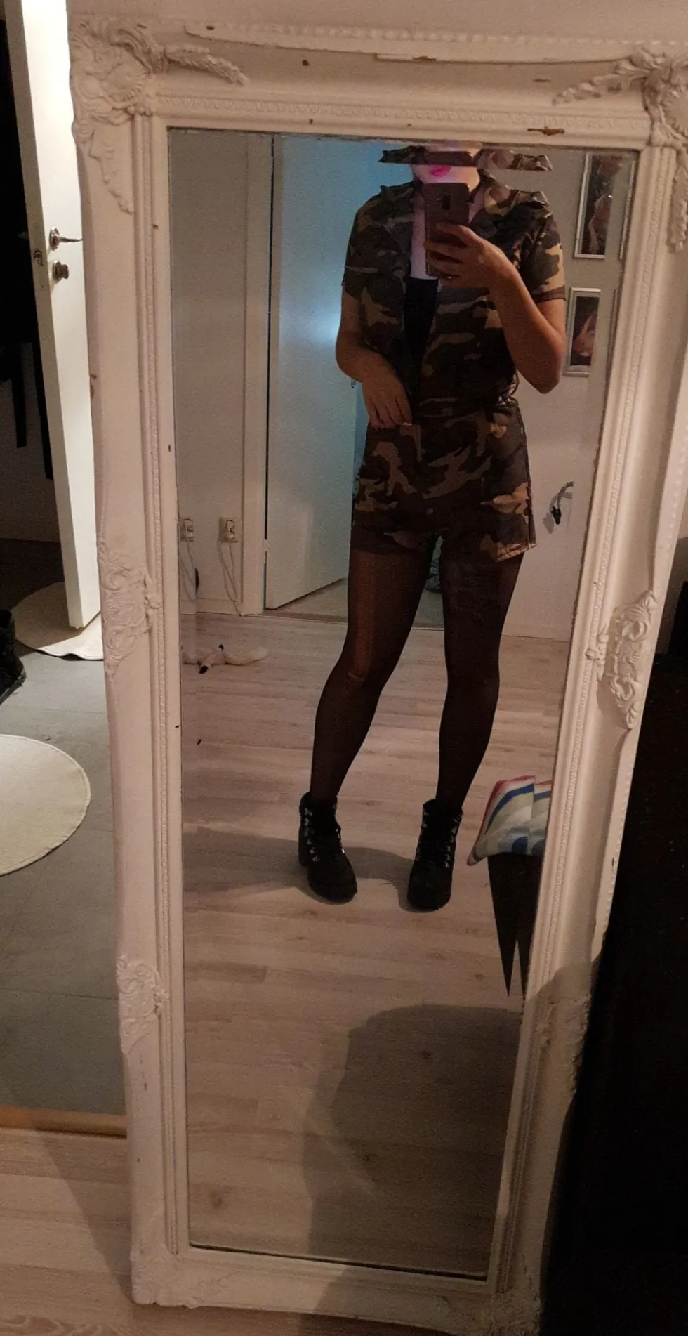 Camouflagepige Kostume