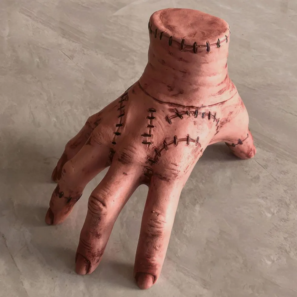 Familien Addams Thing Prop Deluxe