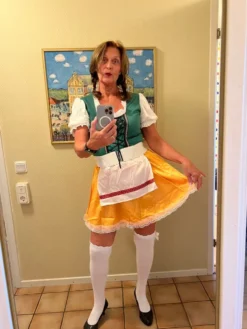 Ølpige Kostume