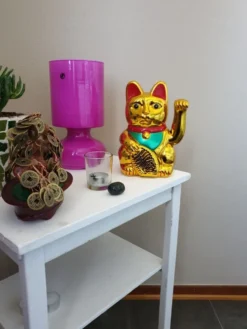 Orientalsk Vinkende Kat